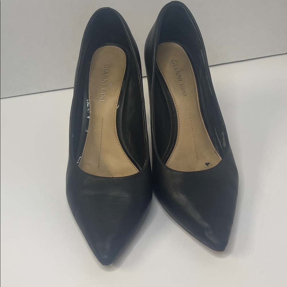 Gianni Bini Classic Black Pumps